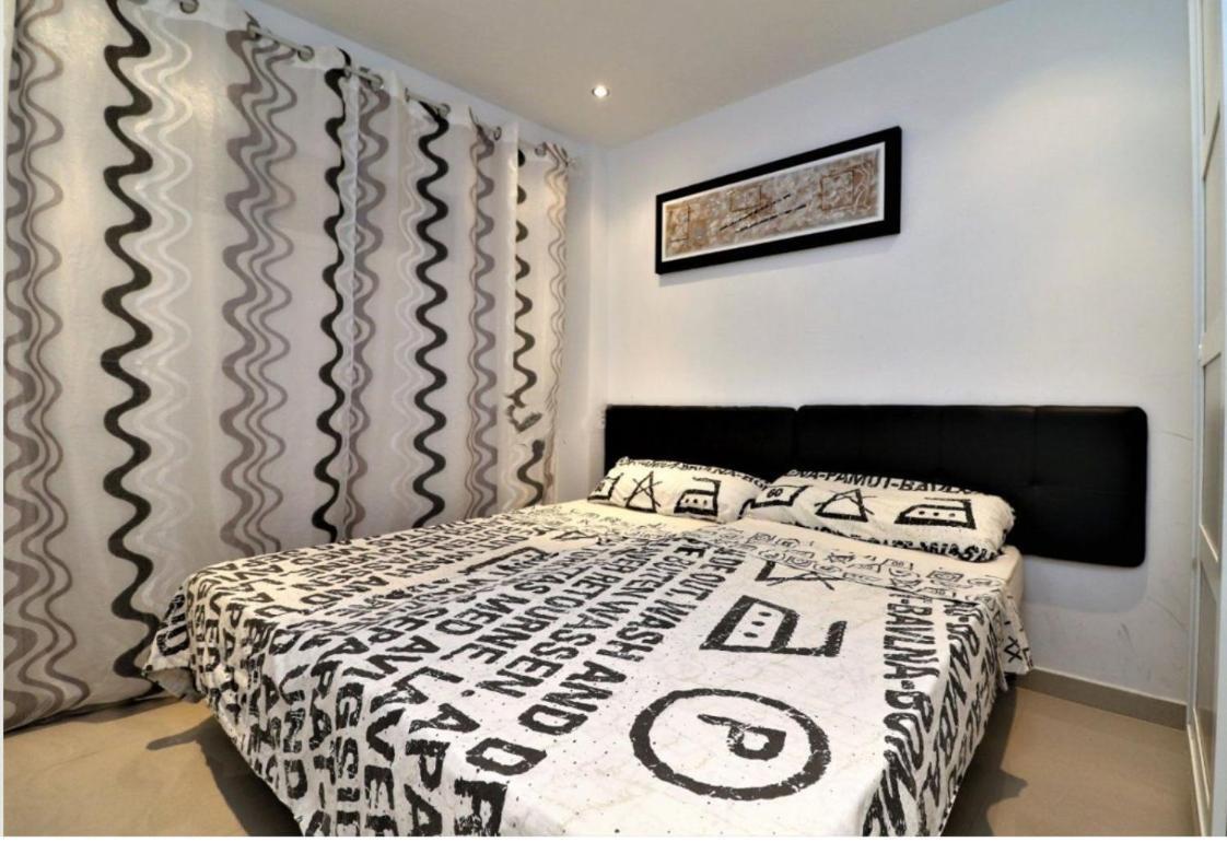 Levante Beachfront Luxury Apartment 베니돔 외부 사진